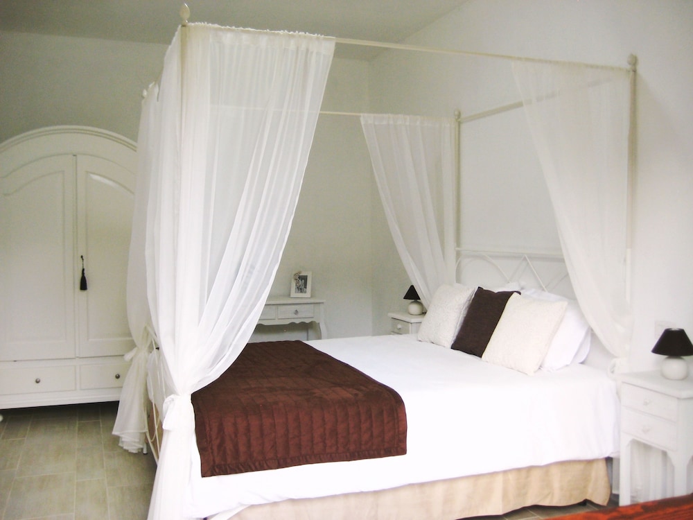 Deluxe Apartment, Jetted Tub, Garden View photo 1