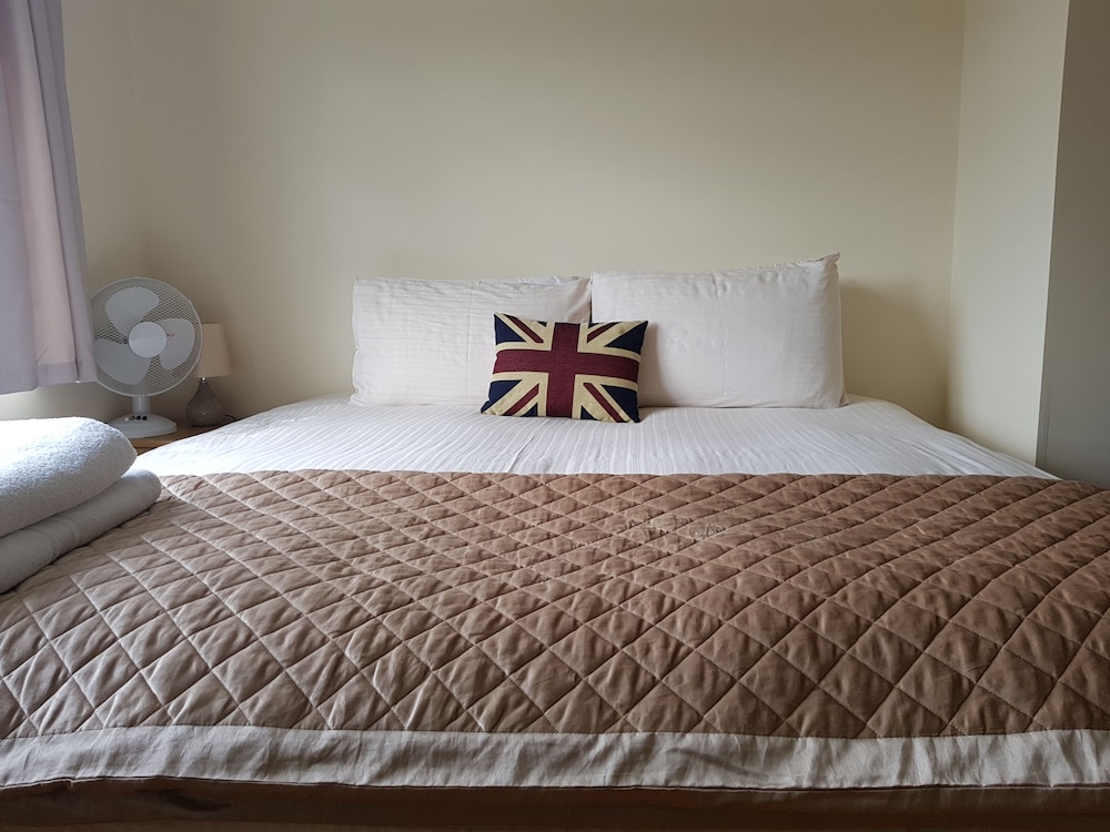 Deluxe Double Room, Shared Bathroom, Garden View photo 3