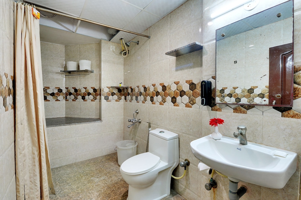 Deluxe Room - Photo 14