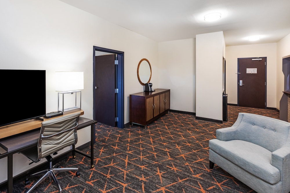 Suite, 1 Bedroom - Photo 3