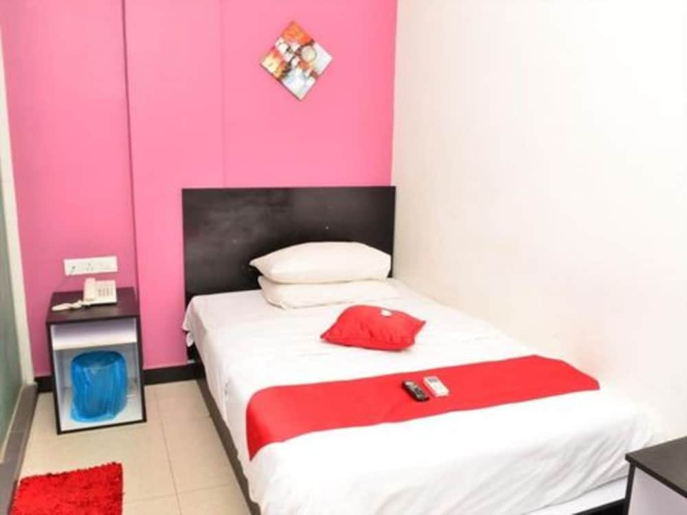 Deluxe Single Room photo 3