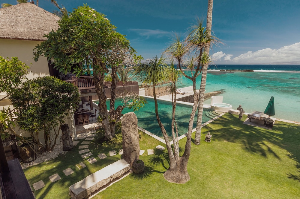 Superior Oceanview Group Stay - 2 Levels, Separate Entrances - Photo 2