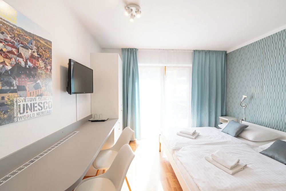 Deluxe Double Room, 1 Bedroom, Terrace, Poolside