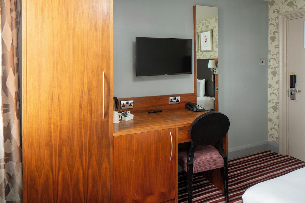 Standard Room, 1 Double Bed, Non Smoking (Small Room) - Photo 6