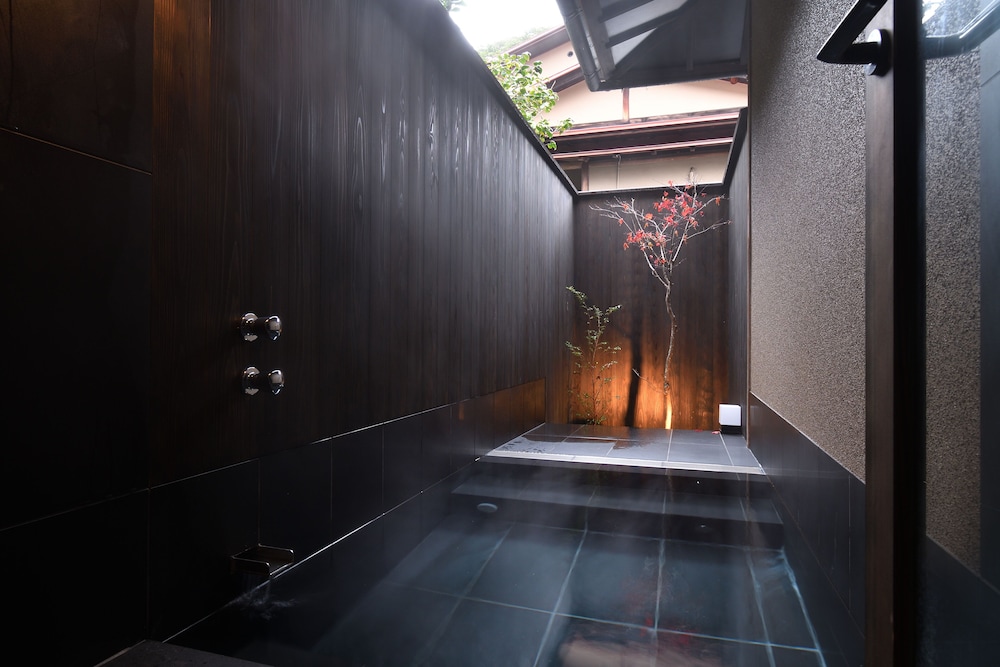 King-size Bed Double Room with Outside Onsen (No smoking) photo 2