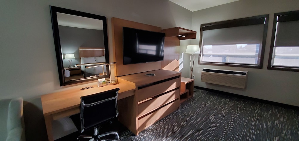 Deluxe Room, 2 Queen Beds, Non Smoking - Photo 3