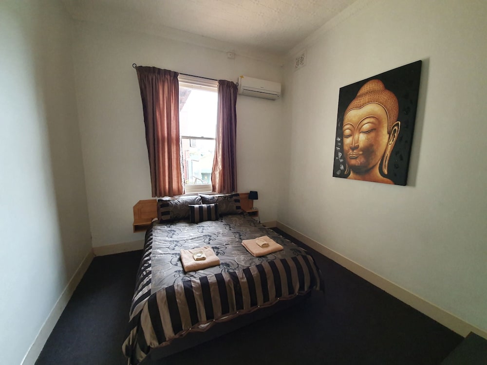 Double or Twin Room, Multiple Beds, Non Smoking, Ensuite photo 2