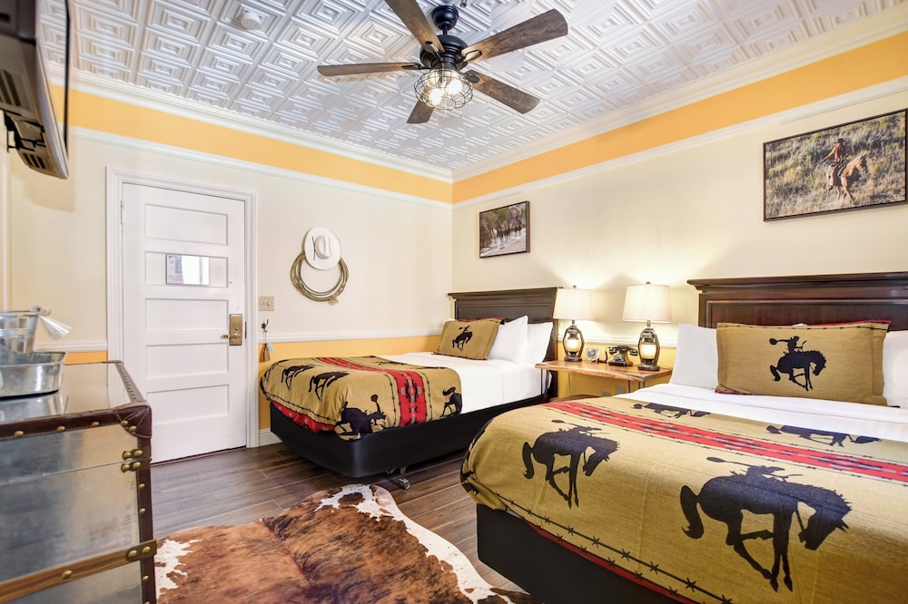 Standard Room, 2 Double Beds photo 3