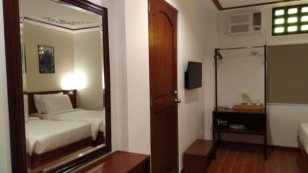 Deluxe Double or Twin Room, 2 Twin Beds photo 2