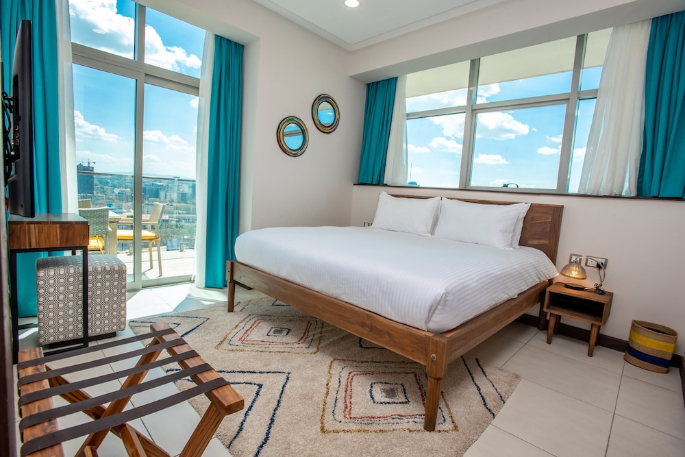2 Bedroom Deluxe Suite - Photo 1