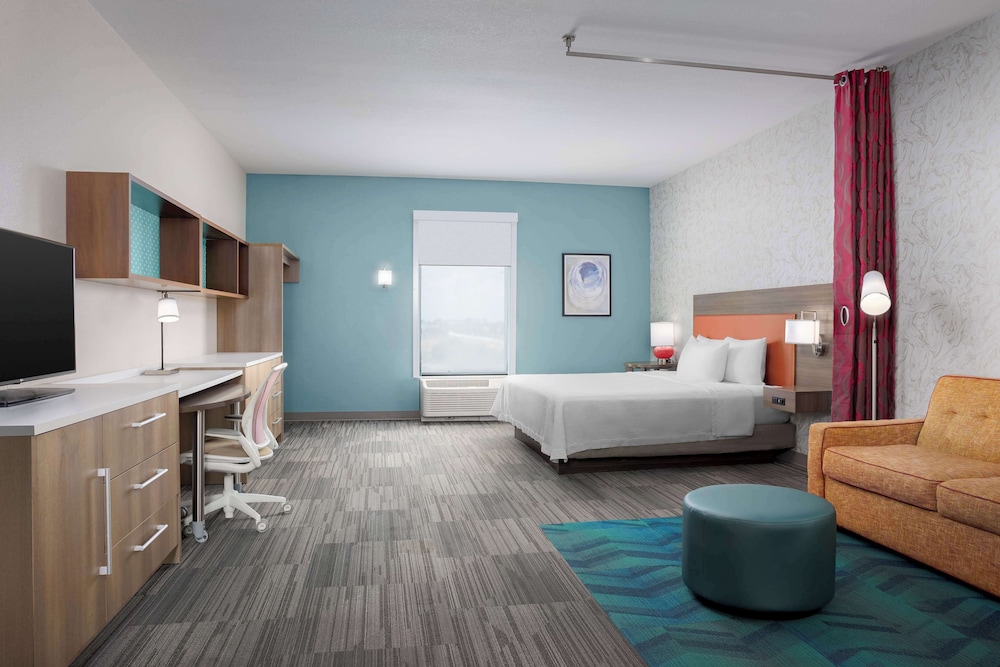 Studio, 1 King Bed, Accessible, Bathtub photo 1