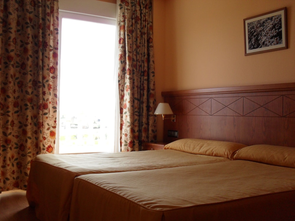 Standard Double or Twin Room photo 3