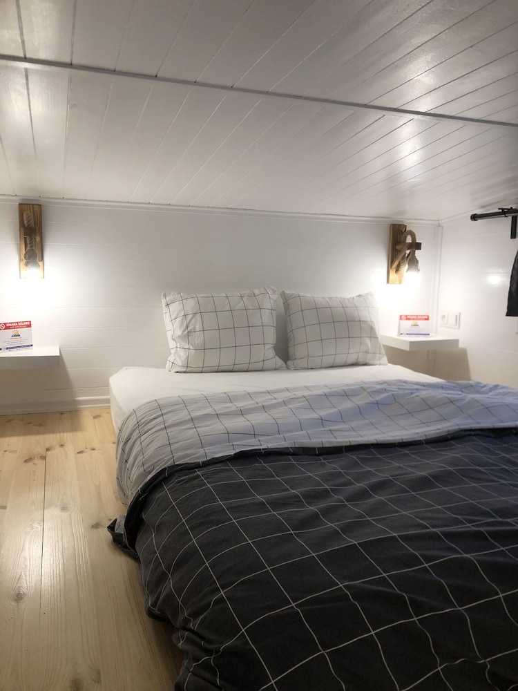 Business Bungalow