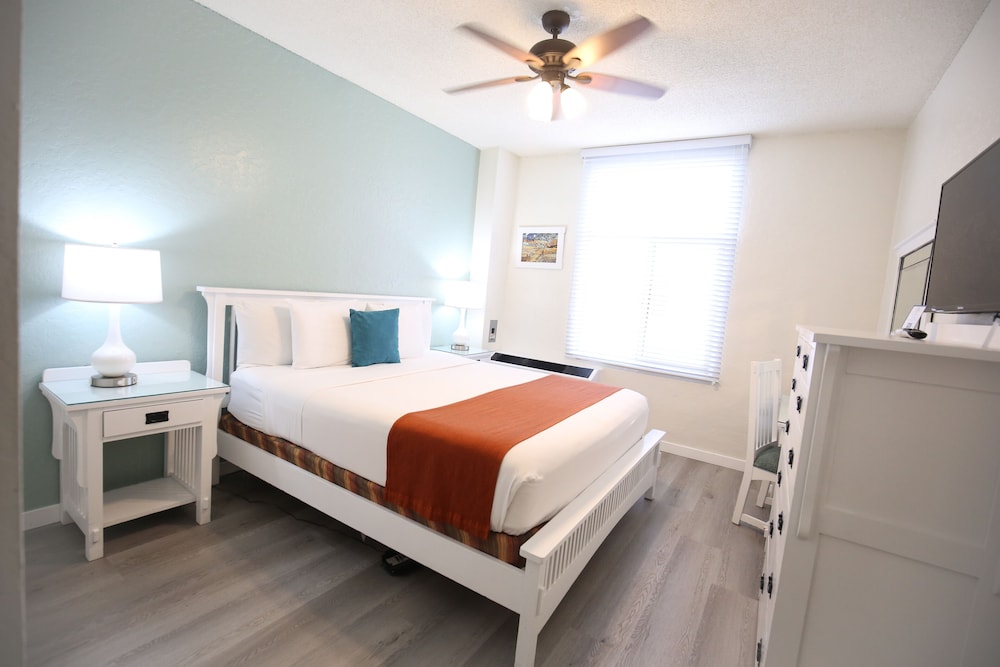 Standard Room, 1 Queen Bed - Photo 2