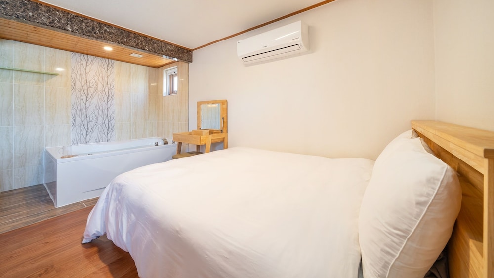 Basic Room, 1 Bedroom (Miracle(Duplex/Spa)) - Photo 9