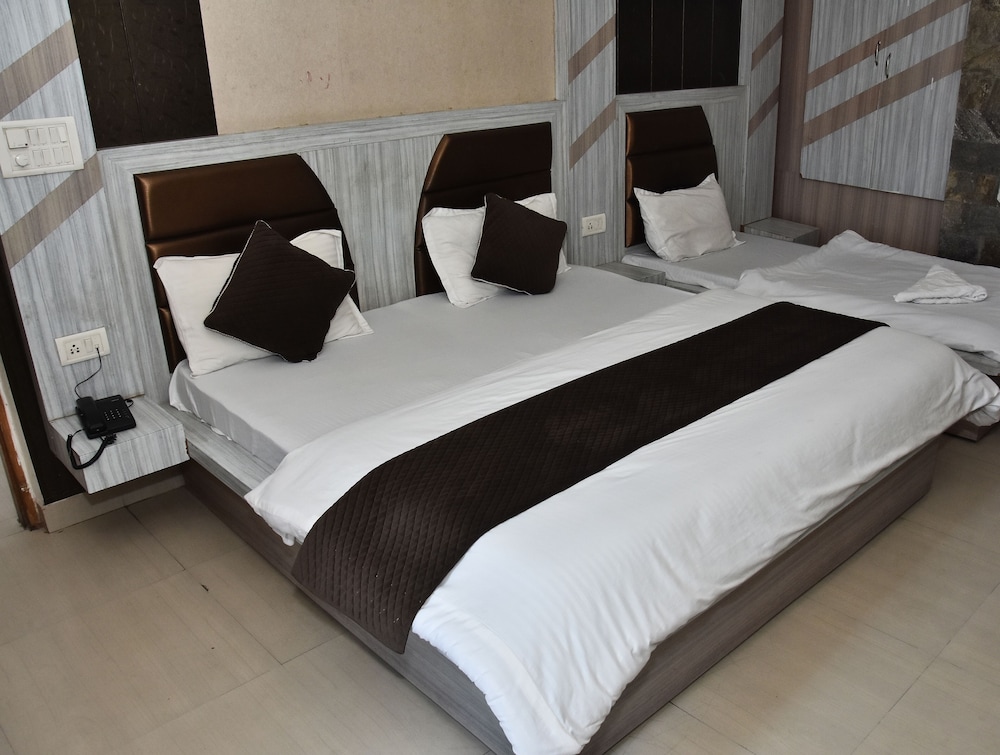 Superior Triple Room photo 3