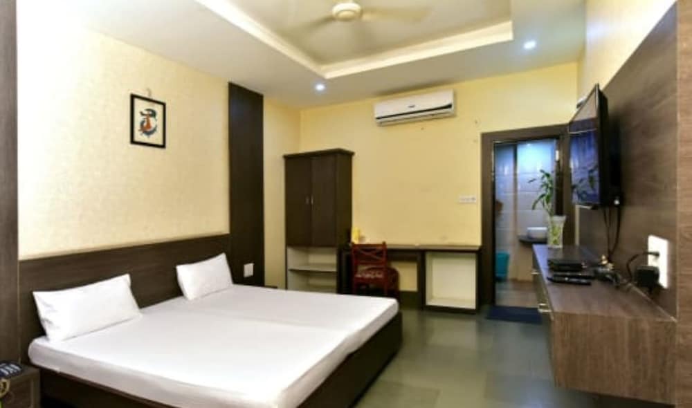 Silver Double Bed Room