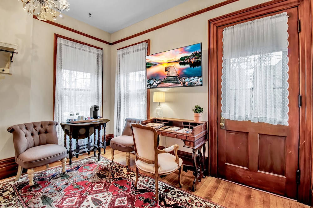 Rose Suite photo 2