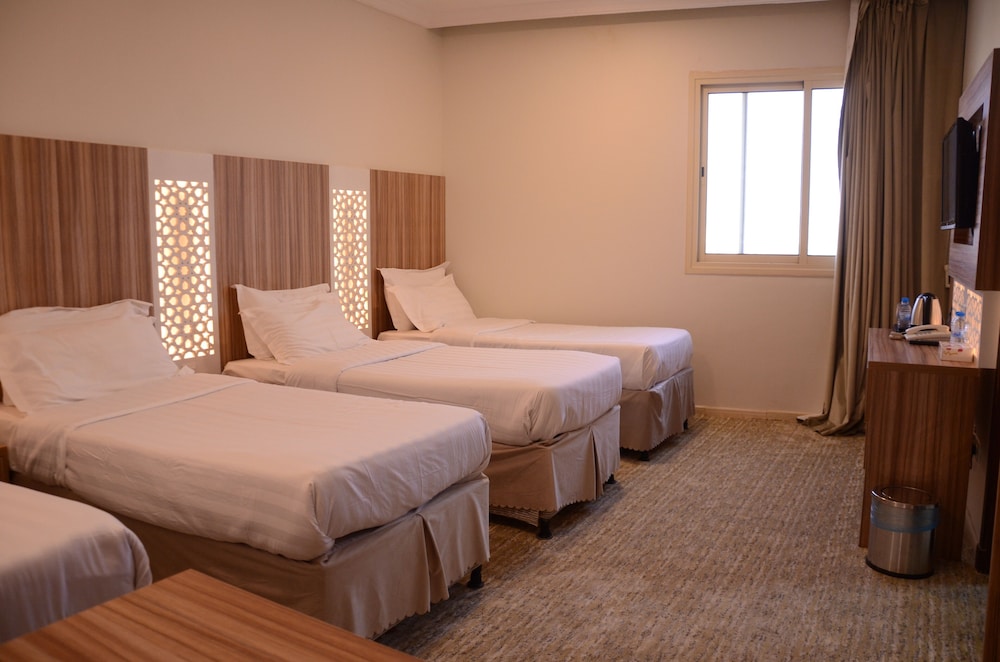 Basic Quadruple Room - Photo 4