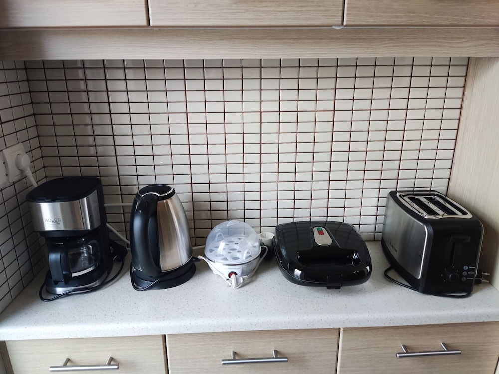 Economy Apartment, 3 Bedrooms, Non Smoking, Private Bathroom (A4) - Photo 6