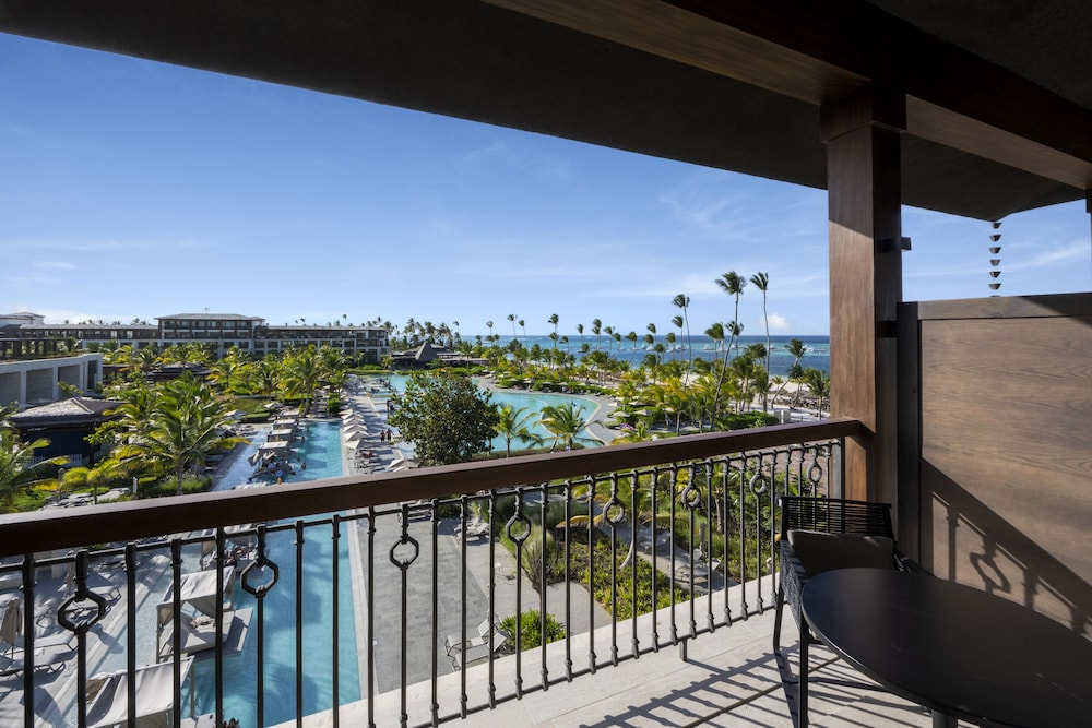 Unique Queen - Ocean View Junior Suite photo 2