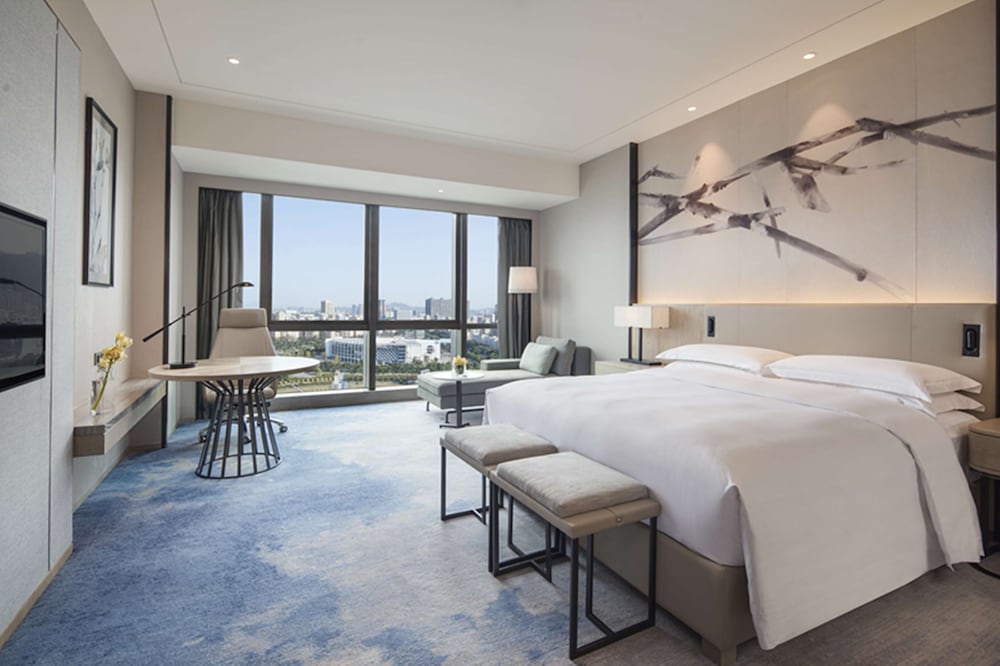 King Guest Room Park View