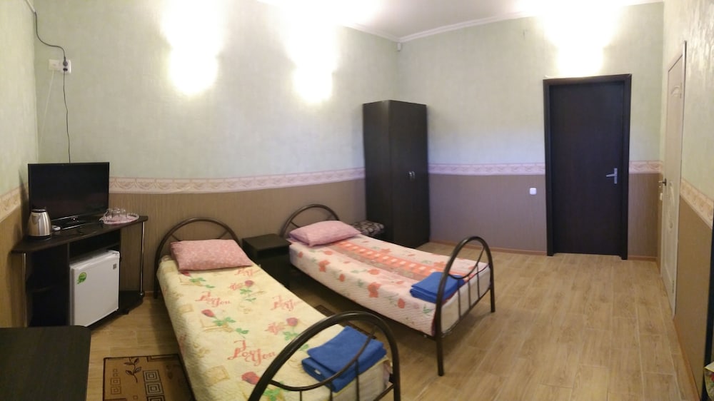 Economy Quadruple Room, 1 Bedroom photo 3