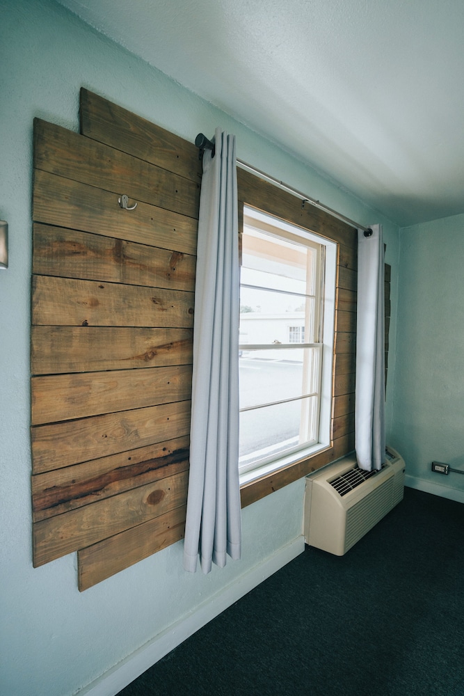 Economy Double Room, 2 Double Beds, Non Smoking photo 3