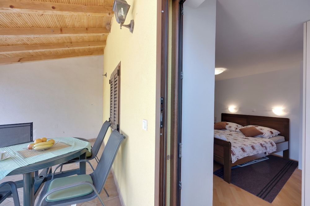 Family House, 2 Bedrooms (Holiday Home Ema) photo 2