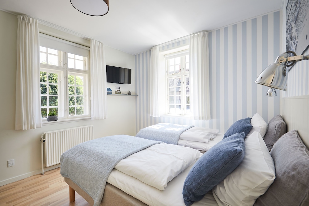 Basic Double Room, 2 Twin Beds photo 1
