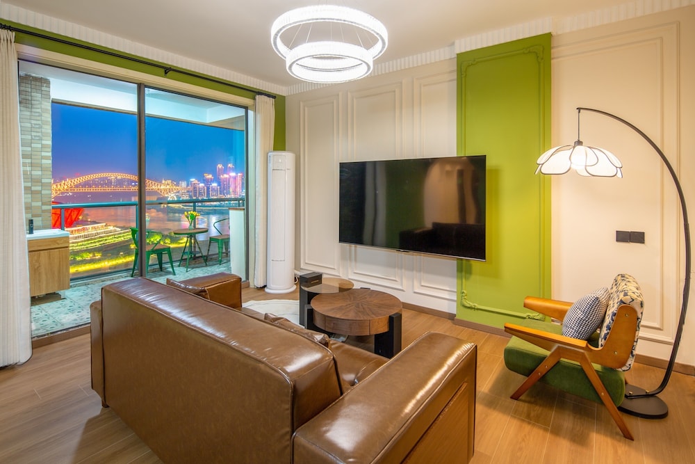 Design Apartment, Multiple Beds, Ensuite, Ocean View photo 1