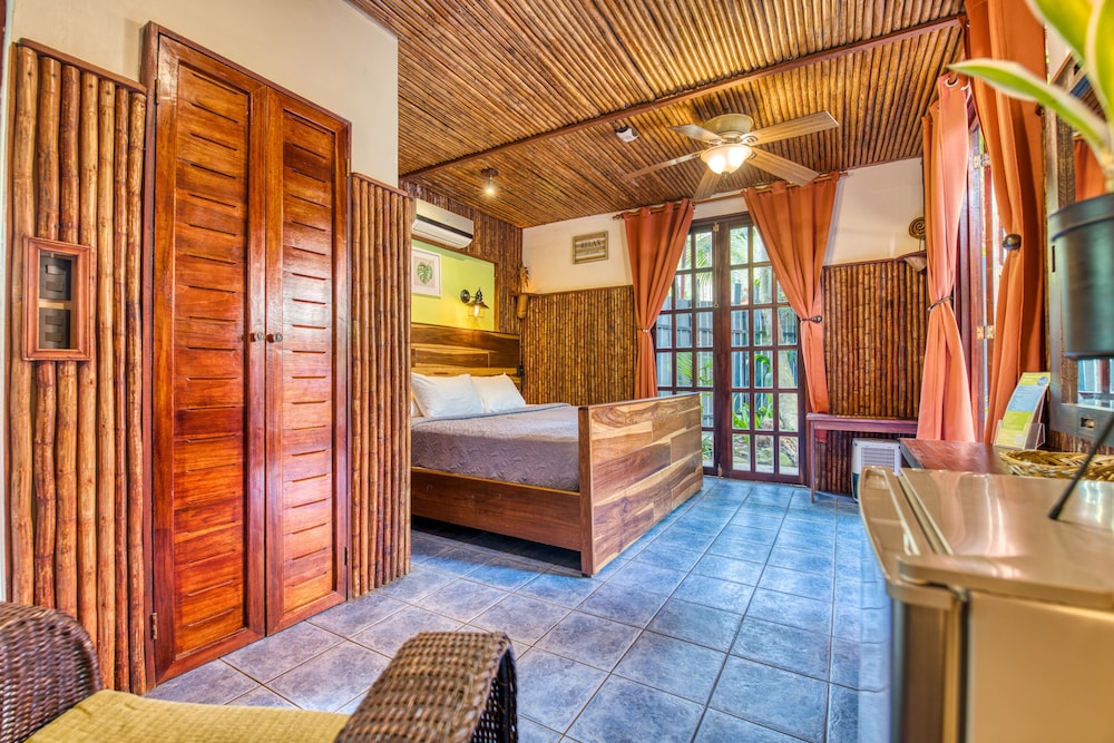 Suite Tropical Rana Roja