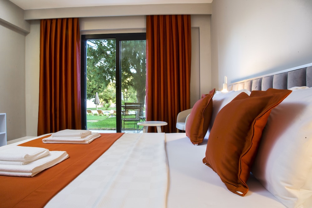 Standard Double Room, Garden View - Photo 4