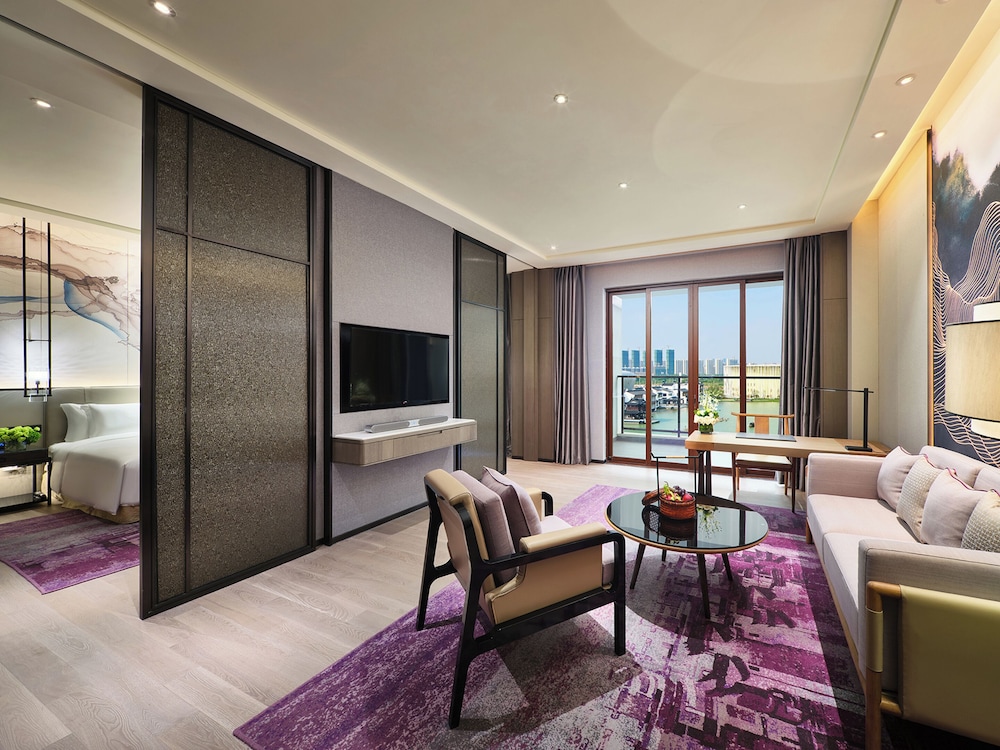 Junior Suite, 1 King Bed (Additional Living Area) - Photo 3