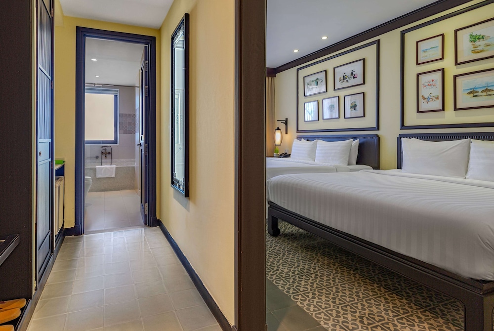 Family Room, 2 Queen Beds, Balcony, Partial Ocean View (Quadruple) - Photo 3
