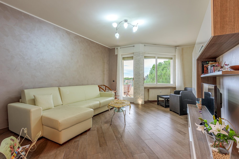 Family Apartment, 2 Bedrooms, 2 Bathrooms, Mountainside (Casa Di Luciano Few Minutes From Sea)