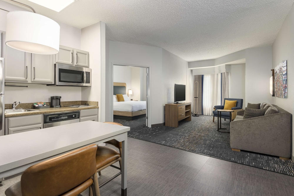 Suite, Accessible, Non Smoking (Hearing) - Photo 3