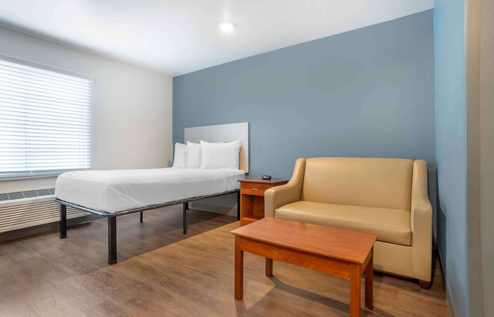 Deluxe Studio, 1 Double Bed with Sofa bed, Non Smoking, Refrigerator & Microwave photo 1