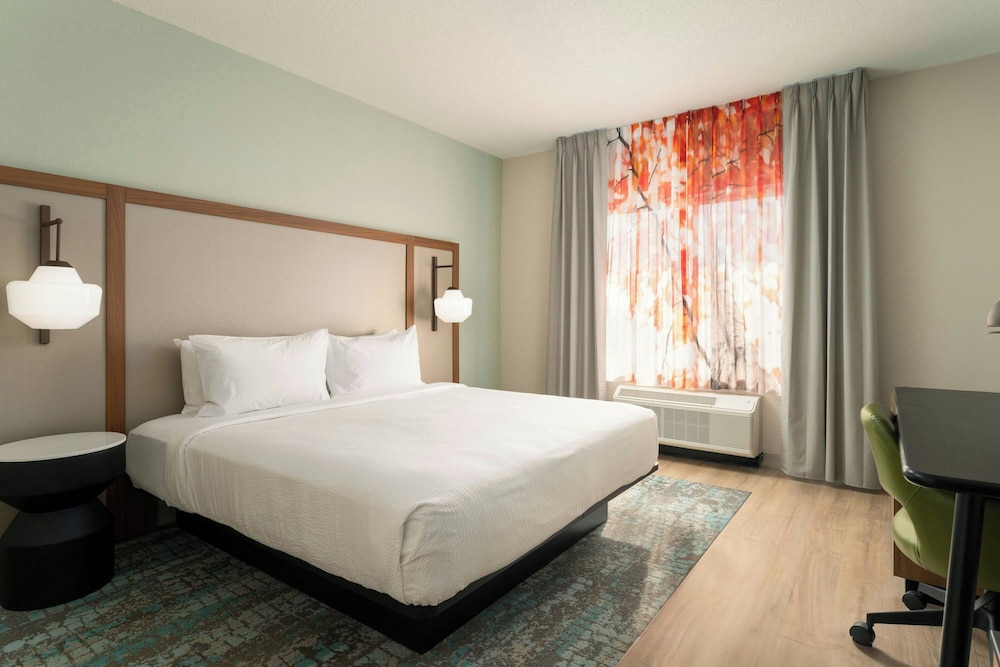 Room, 1 King Bed (Hearing Accessible)