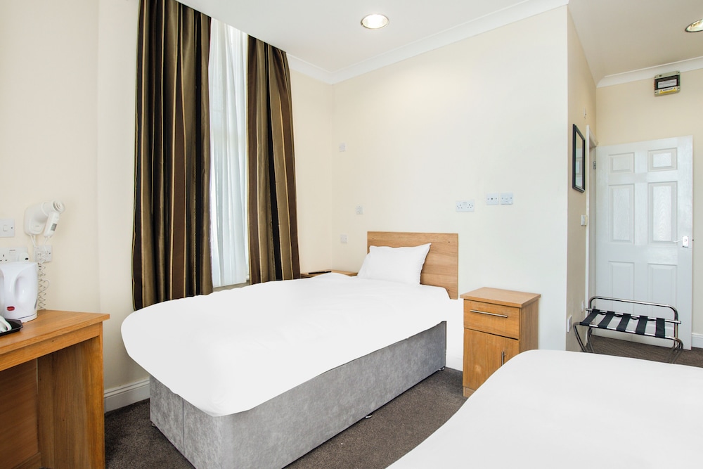 Standard Triple Room - Photo 4