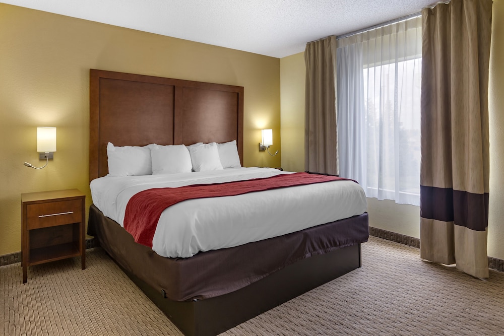Suite, 1 Queen Bed, Non Smoking - Photo 2
