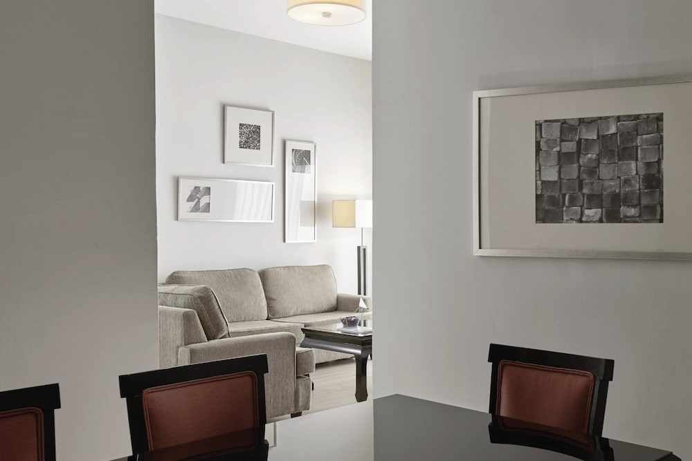 Executive Studio, 1 King Bed with Sofa bed, Balcony - Photo 1