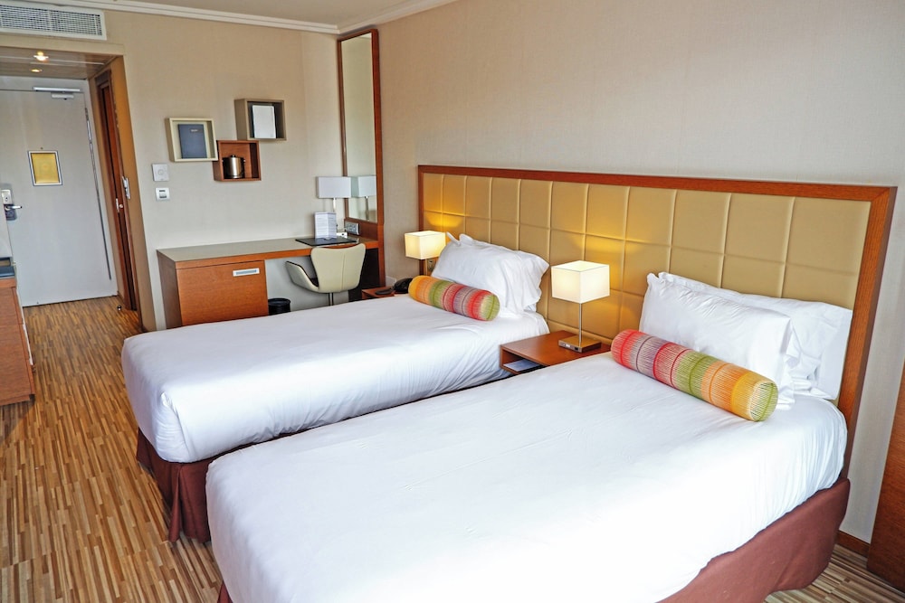 Family Suite, 2 Twin Beds, City View