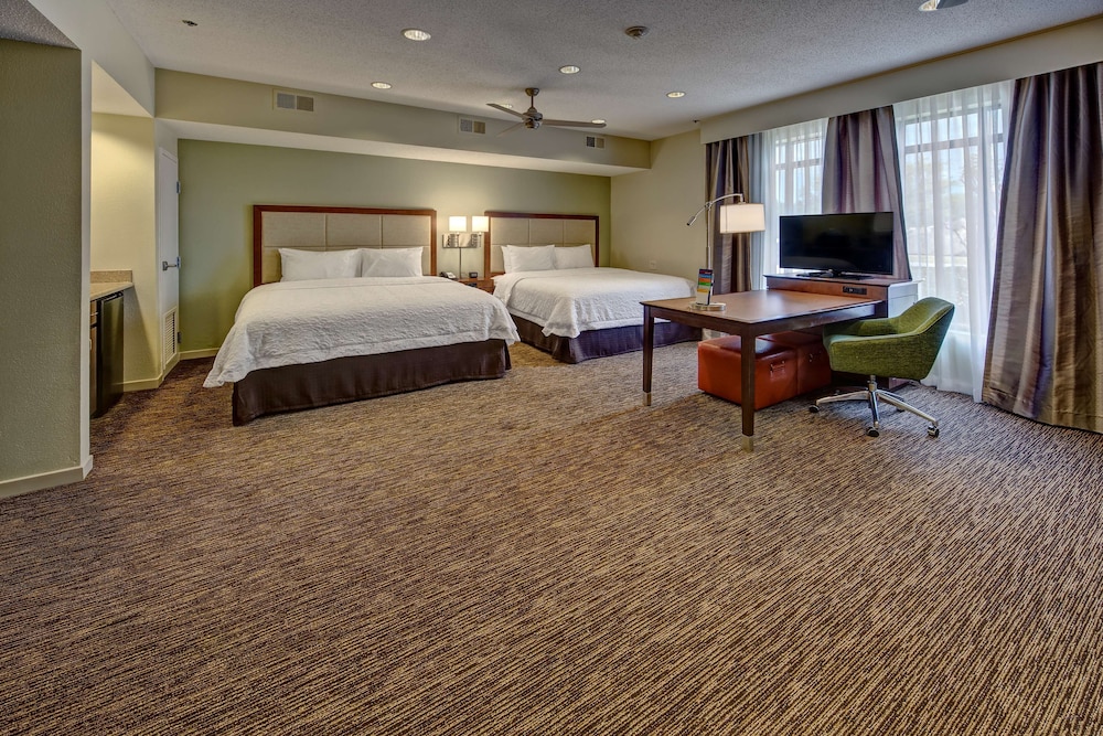 Suite, 2 King Beds, Sofa Bed - Photo 4