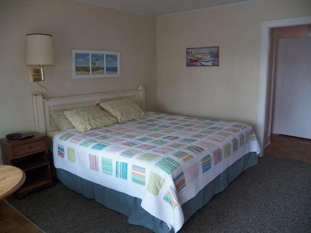 Standard Room, 1 King Bed photo 1
