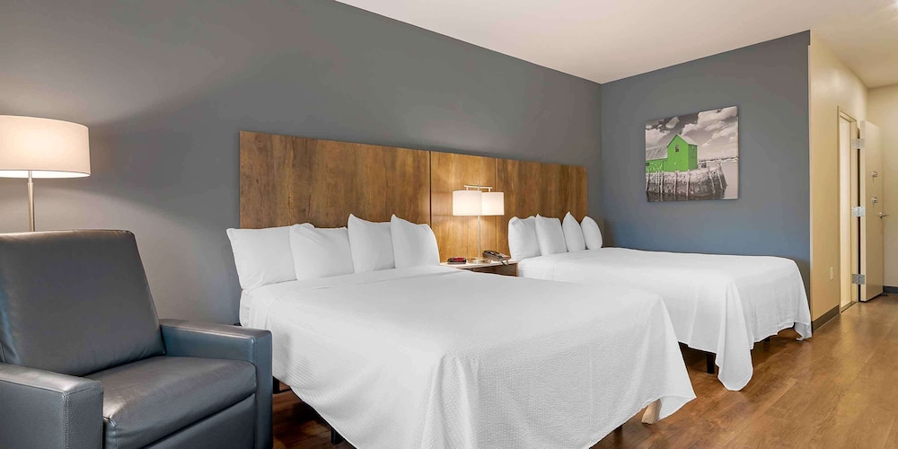 Standard Studio, 2 Queen Beds, Non Smoking, Refrigerator (Microwave) - Photo 1