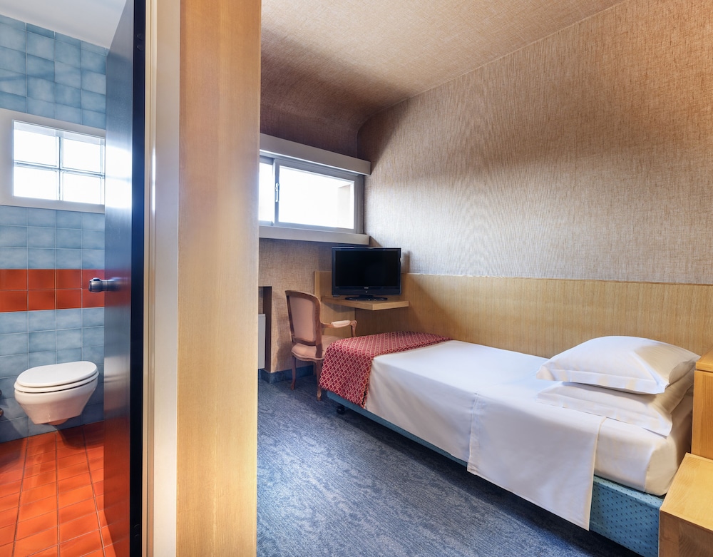Basic Single Room photo 1