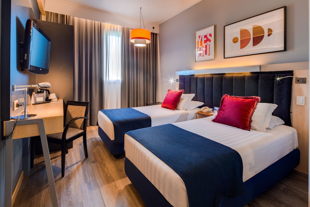 Standard Room, 2 Twin Beds, Smoking - Photo 1