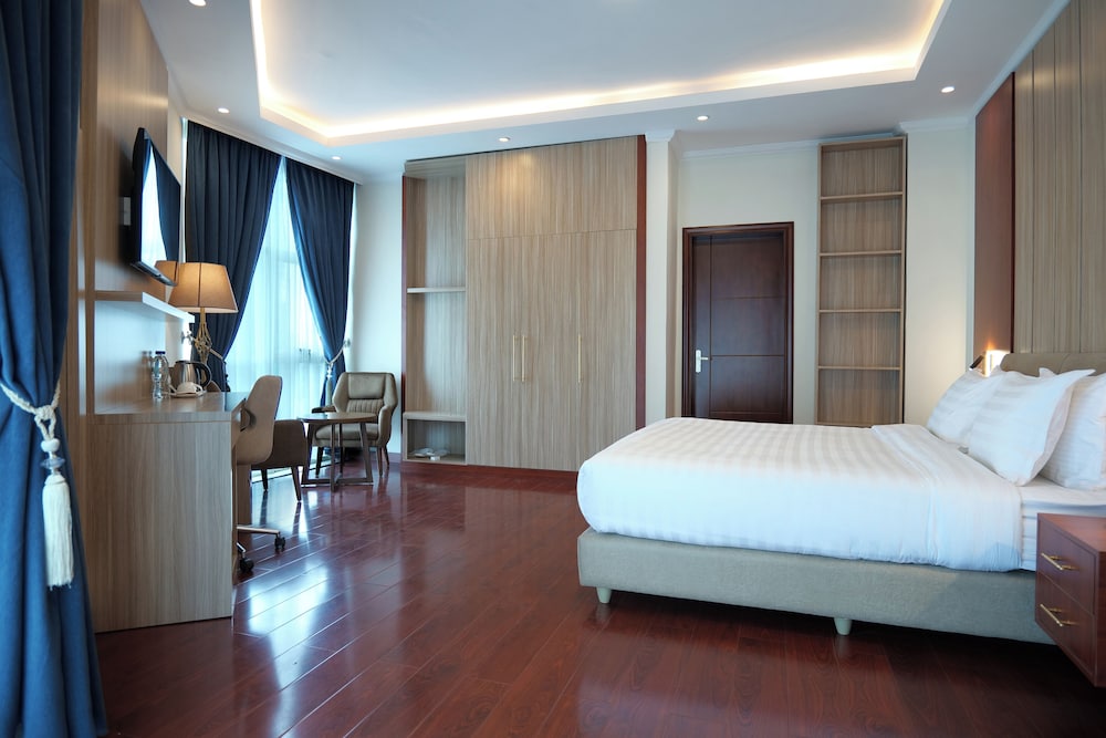 Junior Suite, Balcony, City View