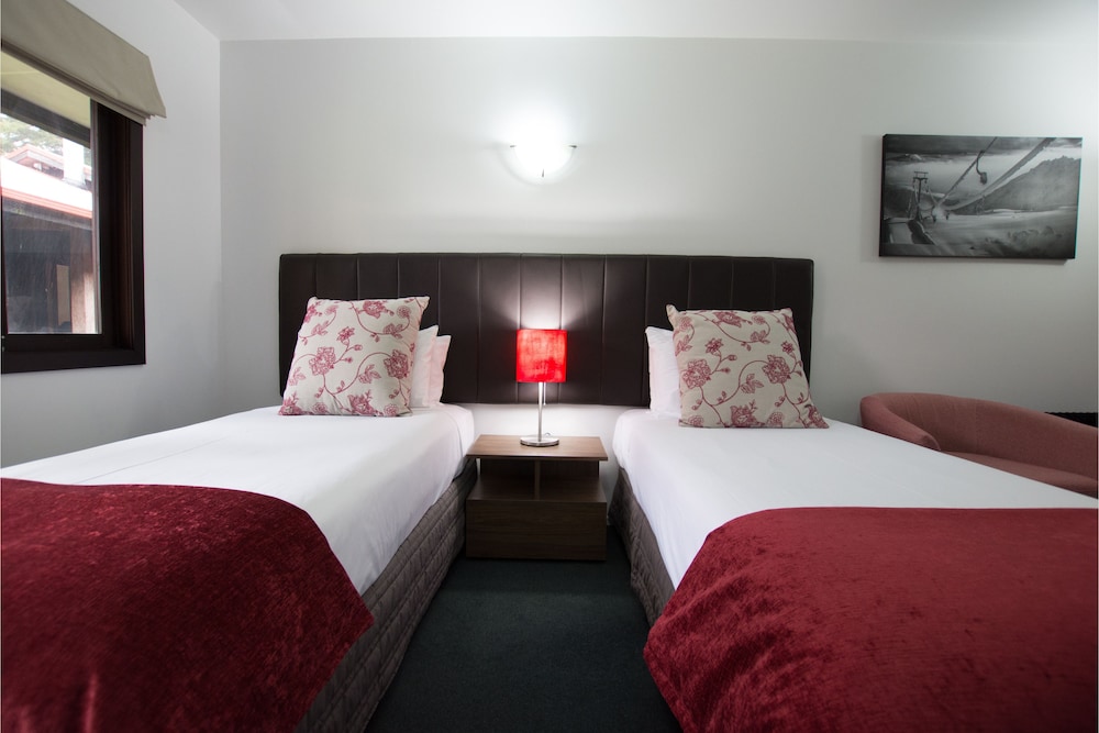 Twin Room - Photo 2